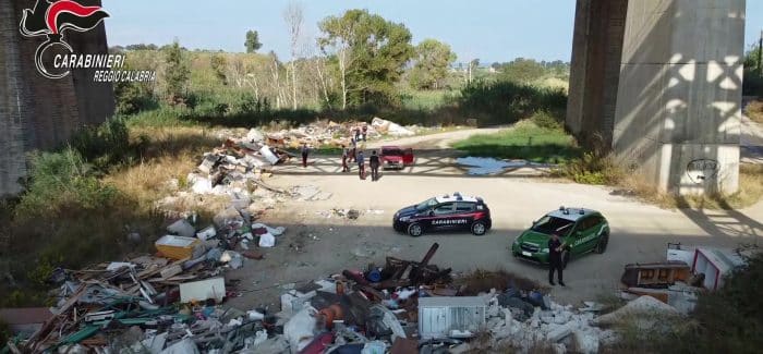 GIOIA TAURO (RC): SEQUESTRATE DUE AREE COMUNALI ADIBITE A DISCARICA ABUSIVA. PRESENTI RIFIUTI PERICOLOSI E INDUSTRIALI