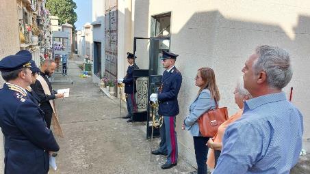 Ricorrenza anniversario decesso del Maresciallo Filippo Foti, vittima del dovere Filippo Foti, medaglia d'oro al valor militare alla memoria, nel settembre del 1967, sventò un attentato terroristico, portando via da un treno affollato da viaggiatori una valigia contenente un ordigno che esplose, una volta lontana dal convoglio, uccidendolo