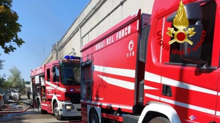 Incendiati mezzi per costruire una scuola in Calabria, Il sindaco, “ribellarsi” L'impresa Sami sta costruendo la scuola nel quartiere Aranceto, che tra quelli in cui si registra un maggiore disagio sociale e problemi di vivibilità