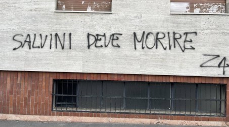 Minacce di morte al Ministro Salvini: la solidarietà della Lega Calabria "Ancora una volta, il nostro segretario Matteo Salvini è stato oggetto di minacce di morte, questa volta a Milano"