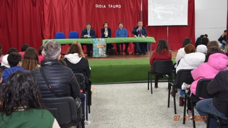 Gioia Tauro, Si è svolta la prima mostra micologica Si è svolto nell'auditorium della scuola per l'infanzia e primaria "Stella Maris" di Gioia Tauro, voluta dal preside Pirrotta a cui fa capo la stessa scuola ed organizzata dal gruppo micologico "D. Gioffrè"