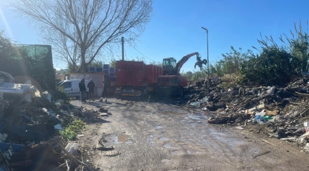 Gioia Tauro, iniziati i lavori di raccolta dei rifiuti e degli ingombranti nel quartiere Ciambra Secondo il progetto approvato dall'ufficio tecnico e dall'Amministrazione comunale