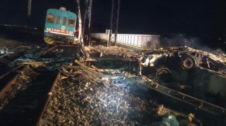 Incidente ferroviario in Calabria, recuperata scatola nera del treno Sull'incidente ferroviario ha aperto un'inchiesta la Procura della Repubblica di Castrovillari. Il cordoglio delle istituzioni