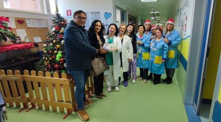 Natale più sereno in Pediatria insieme ai volontari ABIO Reggio Calabria l’editore Graziano Tomarchio Questa mattina i bambini ricoverati nel reparto di Pediatria  del Presidio Riuniti hanno ricevuto una bella sorpresa