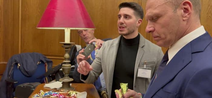 Siclari Bar srl sbarca a Montecitorio UNICA AZIENDA CALABRESE A PARTECIPARE ALLA CENA DI DEGUSTAZIONE DEI PRODOTTI TIPICI ITALIANI ORGANIZZATA DALLA COMMISSIONE AGRICOLTURA ALLA CAMERA DEI DEPUTATI. PRESENTE IL MINISTRO LOLLOBRIGIDA 