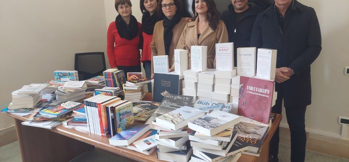 Capitale del Libro, sono arrivati altri 300 testi nella biblioteca Renda Grazie ad un nuovo contributo del ministero della Cultura