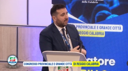 Il Consigliere regionale Salvatore Cirillo aderisce a Forza Italia A darne l’annuncio, in una sala gremita di simpatizzanti, è stato il coordinatore regionale on. Francesco Cannizzaro