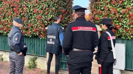 Operazione “Chrysalis”, sequestro di società cartiere, tra cui una gestita da un calabrese, sequestri per frode fiscale e 15 avvisi di garanzia Coinvolte cinque province, le società ricevevano giornalmente numerosi bonifici che venivano prelevati in contanti presso vari uffici postali, per essere poi restituiti ai disponenti il bonifico.