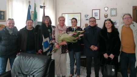 eggio Calabria, FDI in Questura porta solidarietà a Forze dell’ordine Lo fa recandosi questa mattina con una delegazione formata da Ersilia Cedro, Saverio Laganà, Mariangela Barbaro, Franco Germanò, Giuseppe Agliano, Pietro Morisani, presso la Questura di Reggio Calabria