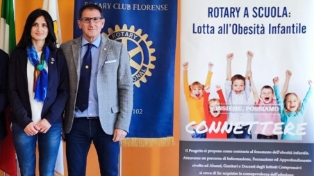 San Giovanni in Fiore, seconda giornata di formazione sul tema della conservazione e cottura degli alimenti L'evento, organizzato dal Rotary Club Florense presieduto da Giovanna Oliverio, con il patrocinio del Rotary Distretto 2102 con Governatore Francesco Petrolo, si è svolto presso la scuola “C. Alvaro” ed ha visto la partecipazione di docenti e genitori dei 462 alunni