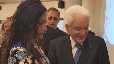 Visita del presidente Mattarella in Calabria, Rosaria Succurro dona le tavole di Gioacchino da Fiore al Capo dello Stato "L'abate calabrese - ha detto Succurro - tra i più importanti pensatori italiani" 