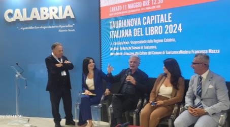 Salone libro Torino, terza giornata dedicata a Taurianova capitale del libro 2024 e alle opere di Gerardo Sacco “I suoi gioielli – ha affermato Princi - non sono solo ornamenti preziosi, ma vere e proprie narrazioni tridimensionali che catturano l'essenza di questa nostra terra magica"