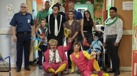 Gli artisti del Circo Lidia Togni all’Ospedale Annunziata di Cosenza Per portare un sorriso e un momento di spensieratezza ai bambini ricoverati.