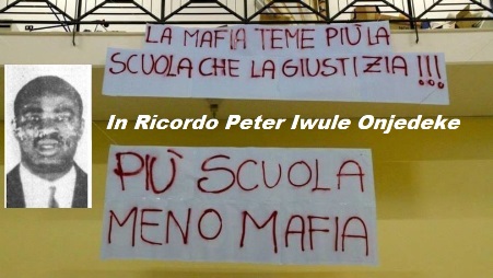 Per non dimenticare la storia di Peter Iwule Onjedeke ucciso dalla ‘ndrangheta Peter fu ucciso dalla ndrangheta il 25 giugno 1995 a Reggio Calabria semplicemente perché aveva disturbato alcuni ndranghetisti cercando di guadagnare qualche soldo per la famiglia e per i suoi studi