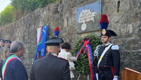 Sant’Eufemia d’Aspromonte, 28° anniversario della morte del maresciallo capo Pasquale Azzolina Alla cerimonia di commemorazione oltre ai familiari, hanno partecipato le massime autorità civili, militari, religiose e giudiziarie della provincia