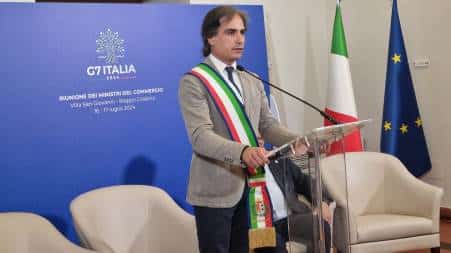 G7 del Commercio, Falcomatà: “Da questa due giorni è emersa l’esigenza di recuperare  una lungimiranza nelle scelte che era andata perduta in passato” Il primo cittadino metropolitano, facendosi portavoce dei 97 sindaci, ha aperto l'incontro di saluto di Tajani nel quale si sono definite le future linee di sviluppo e valorizzazione del territorio