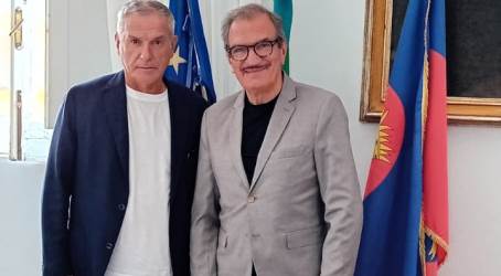 Vibo, incontro tra il presidente Authority portuale Agostinelli e il sindaco Romeo In un’atmosfera di grande cordialità, l’incontro ha consentito di instaurare un proficuo rapporto di sinergia istituzionale