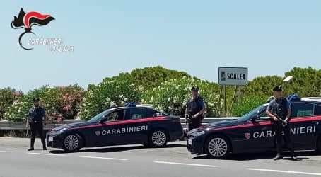 45enne arrestato dai Carabinieri per tentata estorsione, rapina e atti persecutori Ha minacciato e molestato il titolare di un noto esercizio commerciale di Scalea e la moglie di quest’ultimo cagionando loro un perdurante e grave stato di ansia e paura