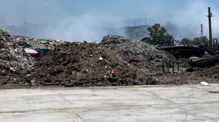 Allarme nube tossica incendio “Poly2Oil”: ancora focolai accesi e con essi il silenzio della politica. Quale sarà il futuro? Del G7 del mercato, come del nostro presidente della Regione amato secondo alcune classifiche ci interessa in questo momento nella Piana quanto la Foca Monaca che fa la danza del ventre, noi ci preoccupiamo della salute dei cittadini