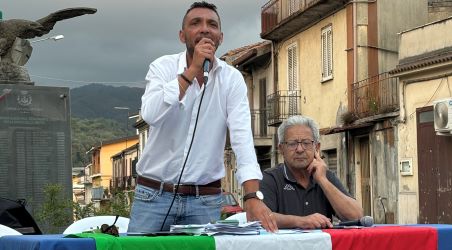 Cinquefrondi, Il sindaco Conia e il presidente del Consiglio comunale Cordiano contro l’Autonomia Differenziata  Anche a Cinquefrondi al via la raccolta firme a sostegno del referendum per cancellare l'autonomia differenziata