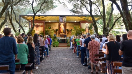 Grande partecipazione al primo giorno di Esercizi spirituali rivolti a tutti alla Cittadella dell’Immacolata di Bagnara A predicarli è il mariologo di fama internazionale padre Salvatore Maria Perrella