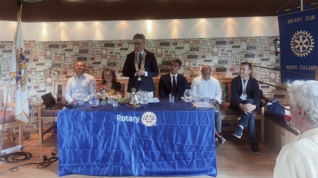 Gallico-Gambarie, dal caminetto del Rotary ottime notizie: “I lavori sono al 93 per cento di avanzamento” Il partecipato momento di informazione pubblica, moderato dall'ingegnere Giovanni Suraci, socio rotariano, ha avuto un taglio eminentemente tecnico