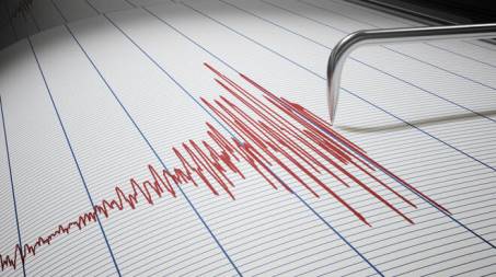 Uno sciame sismico ha colpito la Calabria  con 7 scosse, tanta paura e gente per strada. Si sono registrate pochi minuti due nuove scosse di magnitudo 3.0