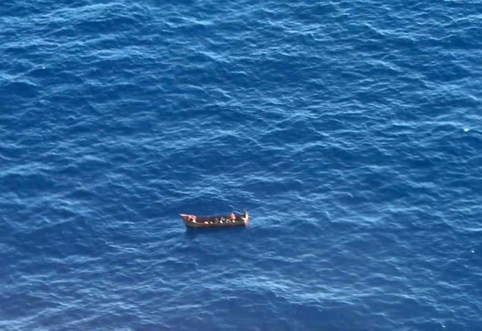 Naufragio di migranti a largo di Lampedusa, salvati in 7 e si cercano dispersi