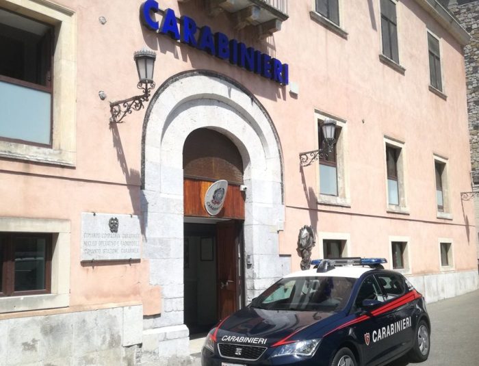 Abusi sessuali su due colleghi, arrestato dipendente di un albergo nel Messinese