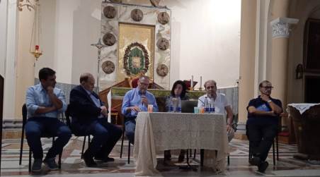 Presentazione dell’opera “Storia di Giuseppe Zuccalà, medico e sindaco di San Lorenzo” Questo evento ha visto la partecipazione di un folto pubblico, composto da cittadini interessati alla cultura e alla storia locale, uniti dalla volontà di rendere omaggio a una figura che ha segnato profondamente il proprio tempo