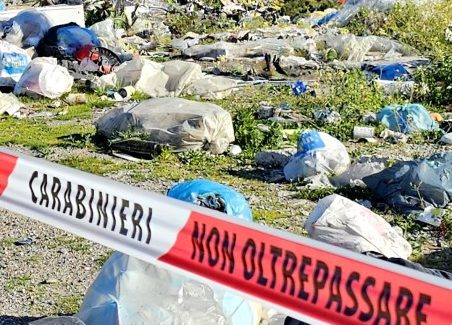 Inquinamento ambientale. Operazione “Deep” nel Reggino, controllate ditte autospurgo, sospettate di pratiche illegali che contribuiscono all’inquinamento, denunciate 42 persone Sanzioni per 83 mila euro. 83 mila euro di sanzioni amministrative sono state elevate. Un duro colpo per chi, con condotte illecite, contribuisce a mettere in pericolo l’ambiente, la salute pubblica e l’economia del territorio