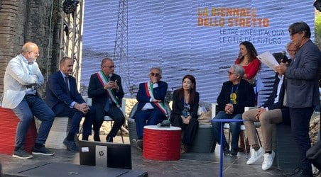 Torna la Biennale dello Stretto, Versace: “Un ponte culturale per la crescita del territorio” Il Vicesindaco a nome della Città Metropolitana ha preso parte all'evento inaugurale a Forte Batteria Siacci