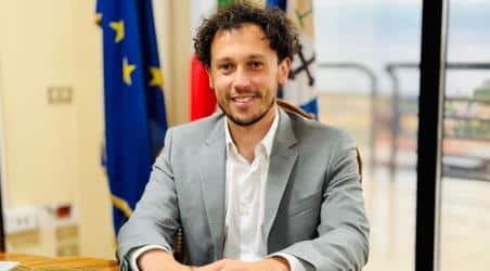 Mattiani (Lega): “Via al progetto della SS106 RC-CZ, straordinario risultato” Il Ministro Salvini, durante le Sue ripetute visite in Calabria, aveva assunto con me un impegno gravoso, ma mi aveva dato la Sua parola che avrebbe fatto di tutto per rispettarlo