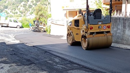 Strada di collegamento per il Comune di Fiumara, sopralluogo del vicesindaco Versace "Lavori in fase di ultimazione, arteria stradale fondamentale per studenti e lavoratori pendolari"