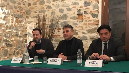 Bufera a Corigliano Rossano, FdI denuncia conflitto di interessi nei concorsi Fratelli d'Italia punta il dito contro il Segretario Generale Paolo Lo Moro per abuso di potere nei concorsi pubblici. L'ANAC risponde avviando un’indagine sui profili di incompatibilità e conflitti di interesse