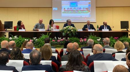 Il percorso di studi biomedico, partito in Calabria, diventa “modello” per tutto il Paese Presentato in conferenza stampa da Giusi Princi (eurodeputata e già dirigente scolastico) e Pasquale Veneziano (presidente Ordine Medici di Reggio Calabria)