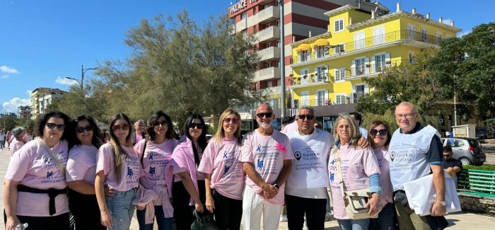 A Catanzaro presente anche il comitato per la tutela della salute di Polistena Alla passeggiata in rosa organizzata dalla BREAST UNIT dell A. O. DULBECCO   diretta dal Dott.Francesco Abbonante