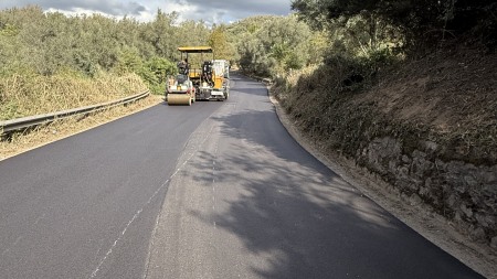 Maropati, i Consiglieri Adornato e Ferrentino, “Grande soddisfazione per il lavori sulla SP4” I lavori, come da impegno assunto dallo stesso Versace, sono stati avviati ieri  10 ottobre ed i numerosi automobilisti nel transitare la strada apparivano increduli nel vedere lo svolgimento dei lavori, in quanto il tempo e l’abbandono manutentivo erano ormai divenute motivo di rassegnazione