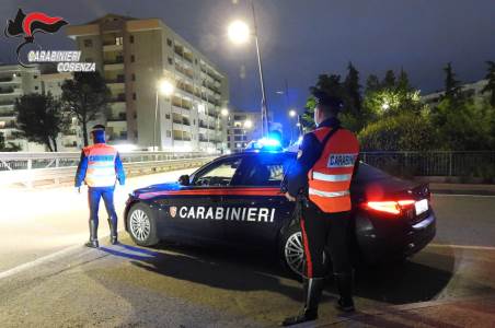 Con un fucile a canne mozze spara contro la vetrina di un negozio, arrestato un 40enne in Calabria I fatti sono avvenuti nel Comune di Rende agli inizi dello scorso mese di agosto