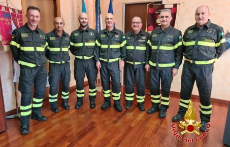 Cambio di guardia al Comando Provinciale Vigili del fuoco Crotone, arriva l’ing. Antonio Summa Ha 57 anni, nato in provincia di Potenza, si è laureato in Ingegneria Civile ed ha inoltre conseguito un Master di 2 livello in strategie organizzative ed innovazione della pubblica amministrazione