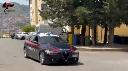 Brutale sequestro in Calabria ai danni di una 69enne in Calabria. In manette un uomo e una donna I fatti risalgono al 1° maggio scorso, allorquando la donna non fu vista rientrare in casa alla solita ora e alcuni conoscenti, dopo aver tentato invano di mettersi in contatto con la stessa, lanciavano l’allarme recandosi presso la locale caserma dell’Arma