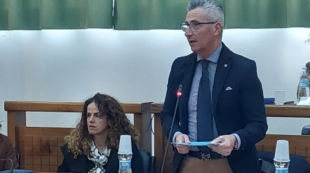 Taurianova, disagio giovanile e supporto ai Neet, la giunta approva protocollo d’intesa con la Città metropolitana Il sindaco Biasi: Le chance per chi non lavora e non studia rafforzano la Taurianova che non lascia indietro nessuno.  L’assessore Crea: Anche come ente capofila dell’Ambito sociale territoriale crediamo in uno schema che valorizza le scuole e il privato sociale              