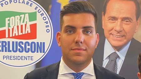 Capodanno a Reggio: “Successo targato Forza Italia: Reggio festeggierà il nuovo anno in diretta Rai per la prima volta nella storia” “Un risultato che è frutto di una visione politica che si colloca in un vasto progetto di sviluppo della Calabria, per cui ringraziamo il Presidente Occhiuto e il nostro coordinatore l’On. Cannizzaro”