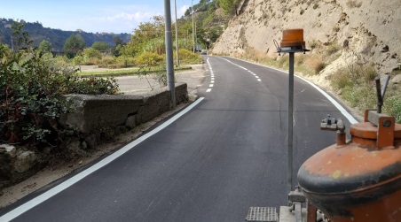 Proseguono le attività di rifacimento delle strade comunali L'assessore Costantino: «Ultimato intervento di messa in sicurezza della strada di Cataforio»