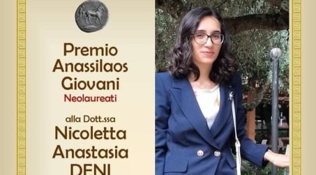 Cittanova, le congratulazioni del sindaco Antico alla dottoressa Nicoletta Anastasia Deni per il prestigioso “Premio Anassilaos Giovani” Sabato scorso 16 novembre, presso il Consiglio Regionale della Calabria, la cerimonia di consegna dei premi ha visto una grande partecipazione di pubblico e un apprezzamento complessivo per l’attività da anni promossa dall’Associazione Culturale Anassilaos