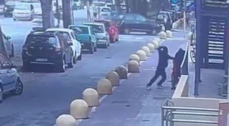 Aggressione a due anziani sul Viale Calabria a Reggio Calabria: le terribili immagini Attenzione immagini forti che potrebbero urtare la vostra sensibilità