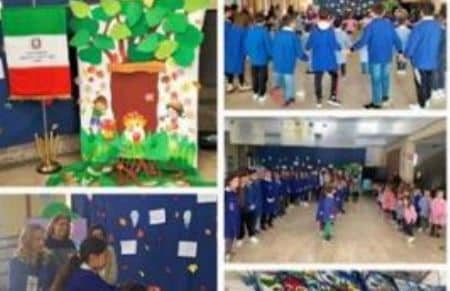 A Siderno alla Scuola Primaria “Bello” la Giornata dei diritti dei bambini” Tutti insieme hanno completato l’Albero dei Diritti, incisi sulle foglie, letti e commentati dagli studenti delle classi quinte, passando per un girotondo accogliente e inclusivo e rappresentazioni di canzoncine a tema