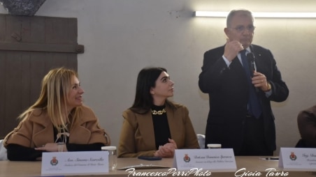 Gioia Tauro: Grande Successo per “Shape Your Future – Education & Career Fair” Una giornata interamente dedicata all'orientamento scolastico e universitario per i giovani del territorio