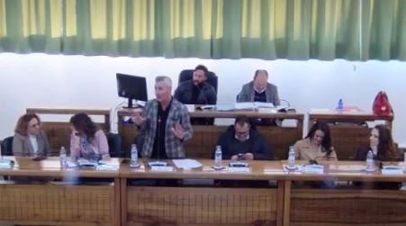 Taurianova, Consiglio Comunale di fine anno con “botti pirotecnici” tra i “ribelli” e il sindaco Biasi: tradimenti, Fedele, Grimaldi, questione legna Villa Comunale e “bradisismi” vari! Duri battibecchi tra le opposizioni e la conduzione del Consiglio Comunale, troppo nervosismo, ma sarà il clima di fine anno e la tensione per l’inizio del nuovo anno?