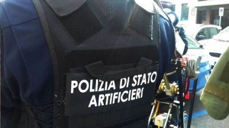 La Polizia di Stato effettua sequestro di 155 kg di articoli pirotecnici Il materiale esplodente è stato sottoposto a sequestro penale per essere distrutto ed il detentore è stato deferito all’Autorità Giudiziaria competente